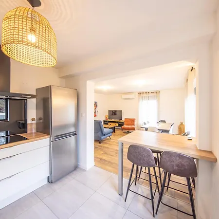 Bright 2 Bedroom I Cozy I Ideal For Family And Business * Houdemont