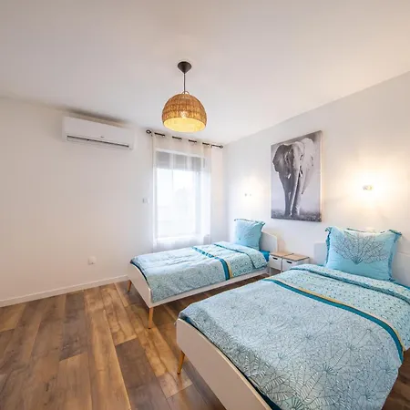 Le White - Espace Confort & Modernite - Clim Parking Et Wifi - Elite Premium Properties Services * Houdemont