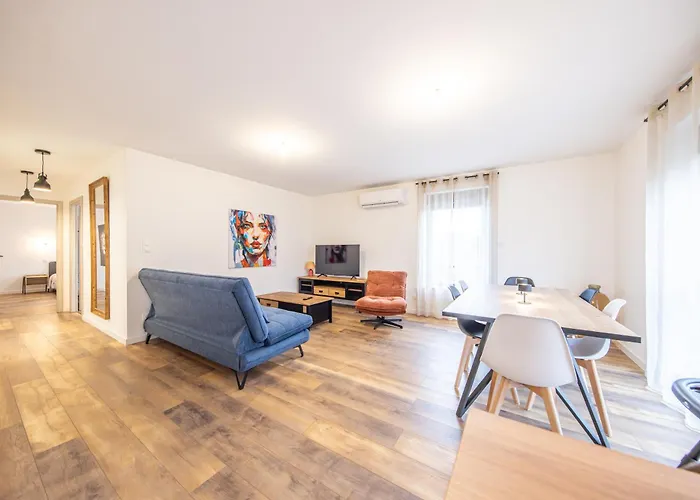 Bright 2 Bedroom I Cozy I Ideal For Family And Business *