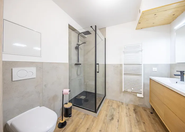 Bright 2 Bedroom I Cozy I Ideal For Family And Business