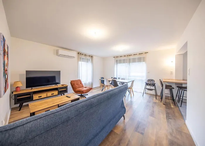 Bright 2 Bedroom I Cozy I Ideal For Family And Business Apartment